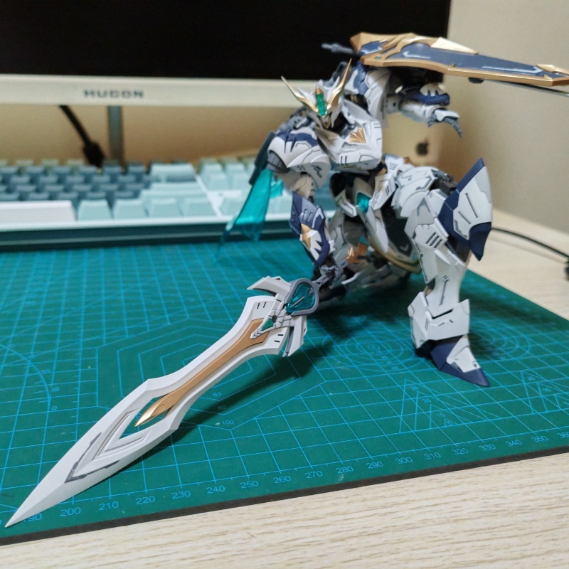 Auf Lager SNAA HG Tristan Mont – Model Kit Tristan Bewertung und Preis